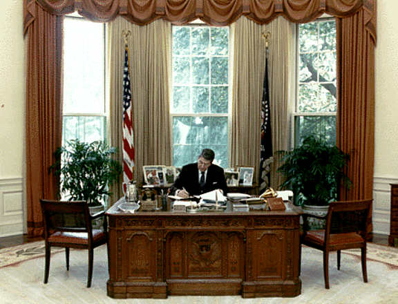 reaganovaloffice7.1988.jpg
